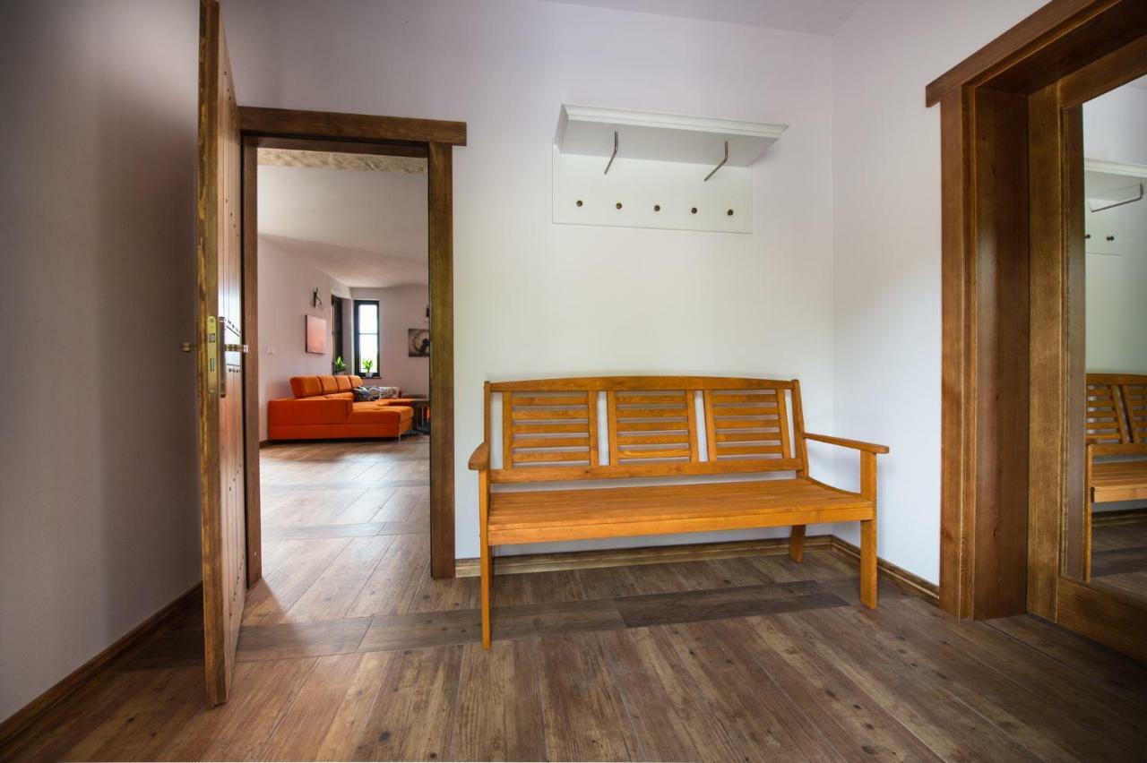 Dwor U Papuga Appartement Ruciane-Nida Buitenkant foto